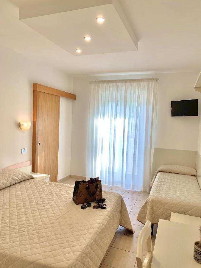 Hotel Sirena - Servizio spiaggia inclusive Peschici Esterno foto