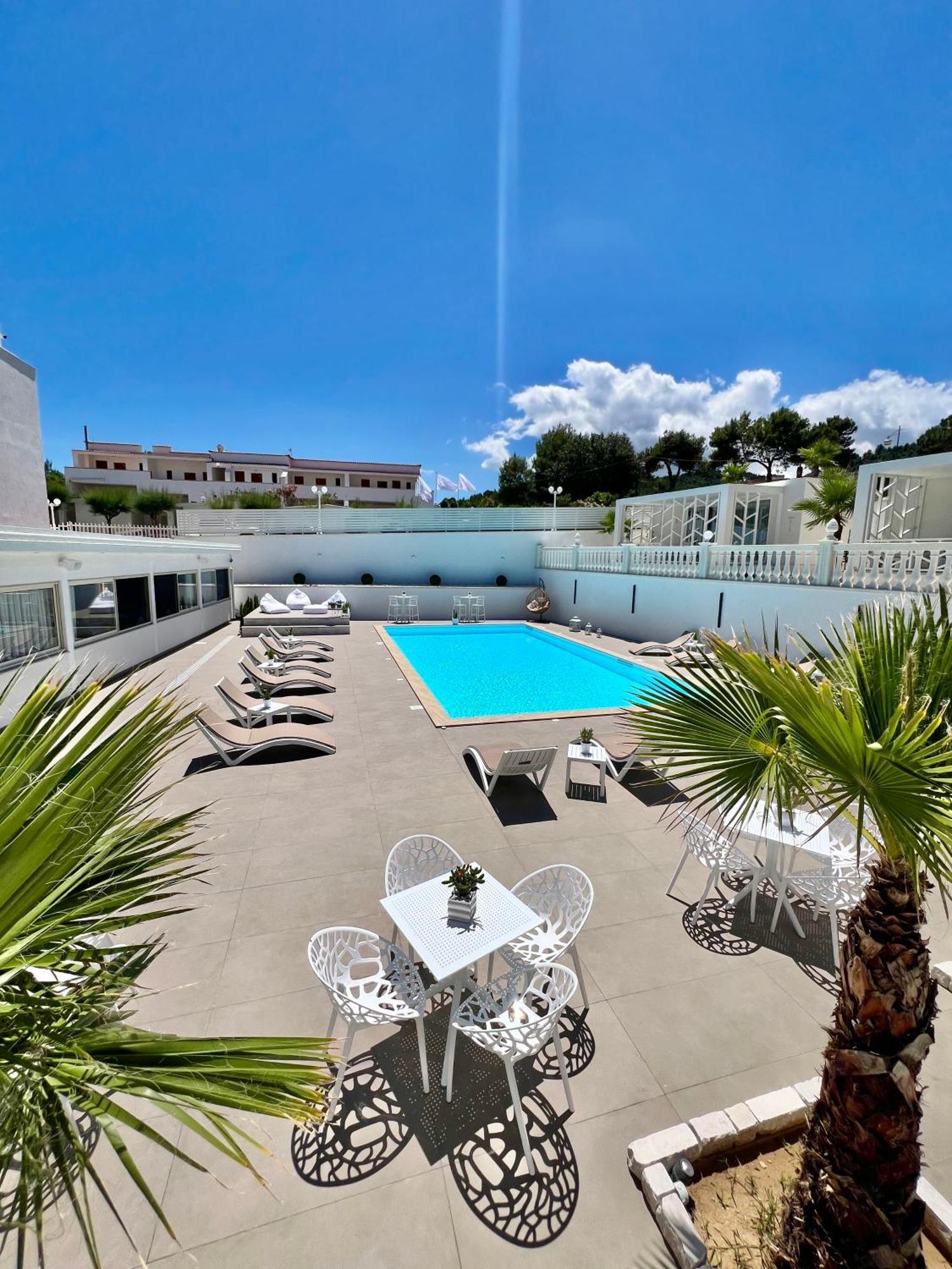 Hotel Sirena - Servizio spiaggia inclusive Peschici Esterno foto