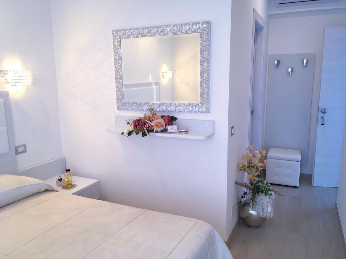 Hotel Sirena - Servizio spiaggia inclusive Peschici Esterno foto